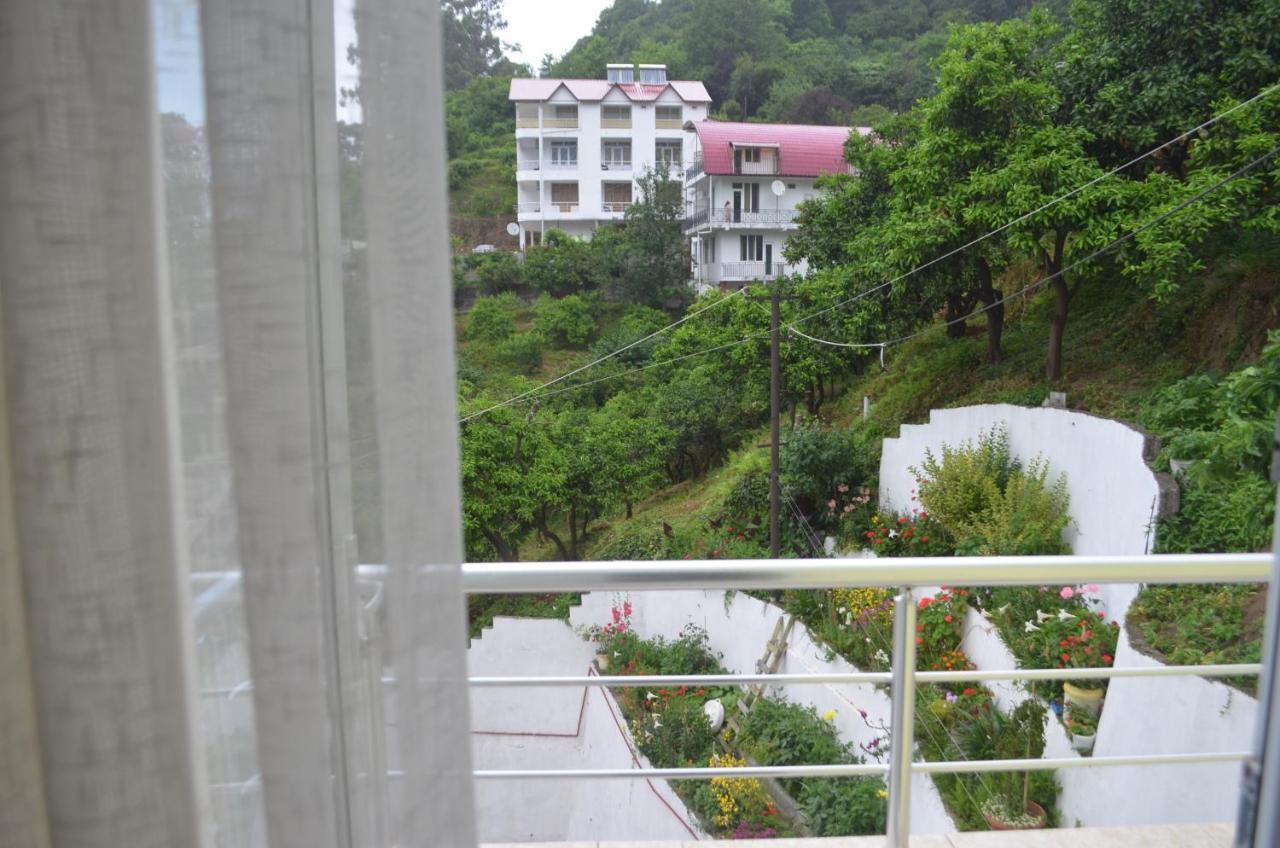Akhmed Guest House Kvariati Exterior photo